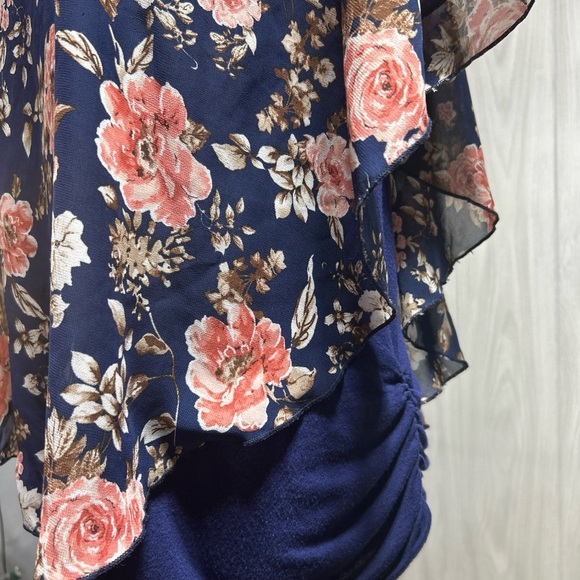 Love Delirious Maternity Blouse Navy With Floral Design Size XL - Picture 2 of 9